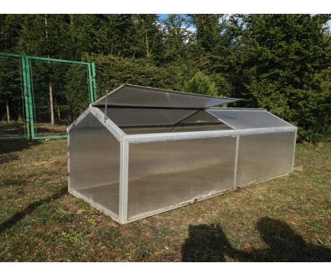 Komůrkový polykarbonát rovný 2W, 4mm, čirá, 2x UV