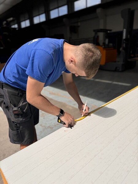 Řez&aacute;n&iacute; panelu copy