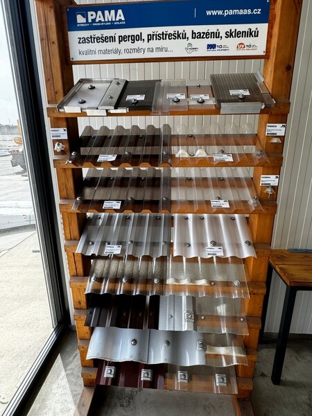 Nab&iacute;dka materi&aacute;lů